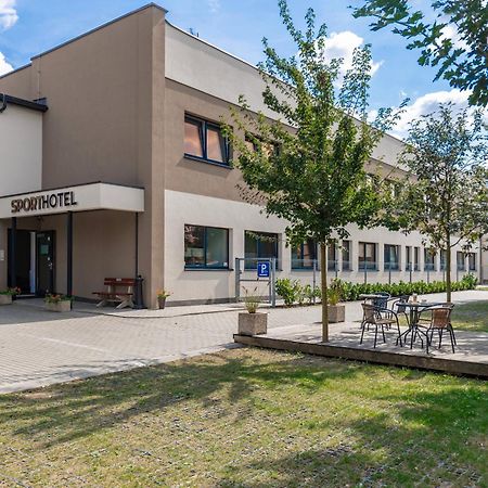 Sport Hotel Centrum Валашске-Мезиржичи Экстерьер фото