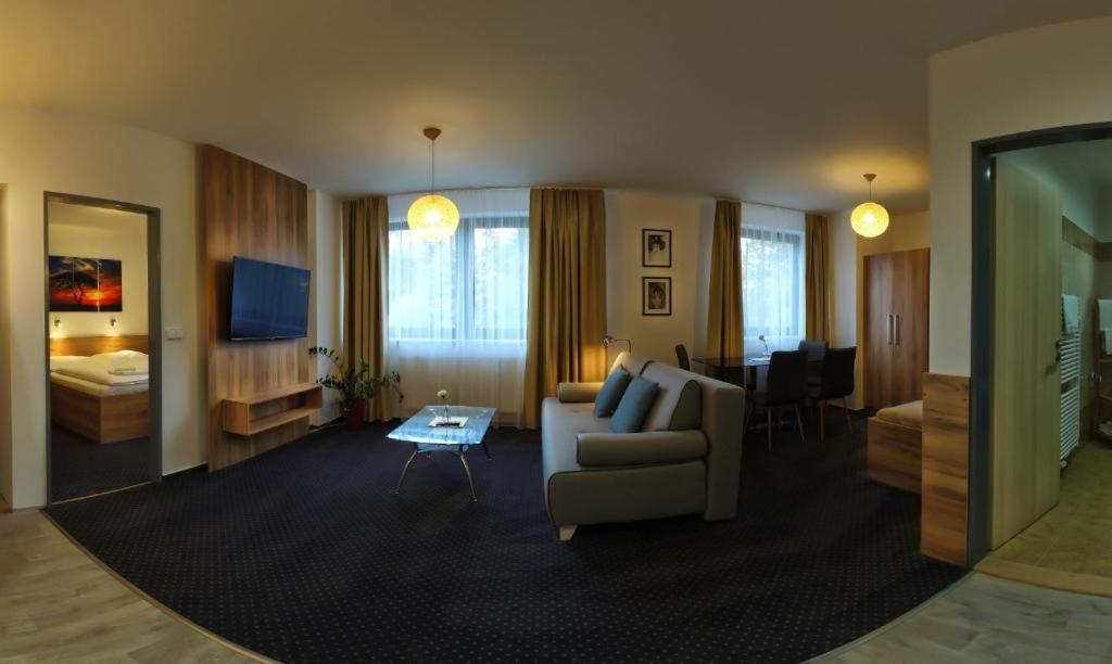 Sport Hotel Centrum Валашске-Мезиржичи Экстерьер фото